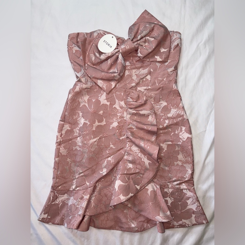 Storia NWT Size M Blush Pink Floral Jacquard Bow Front Strapless Mini Dress - Picture 2 of 9